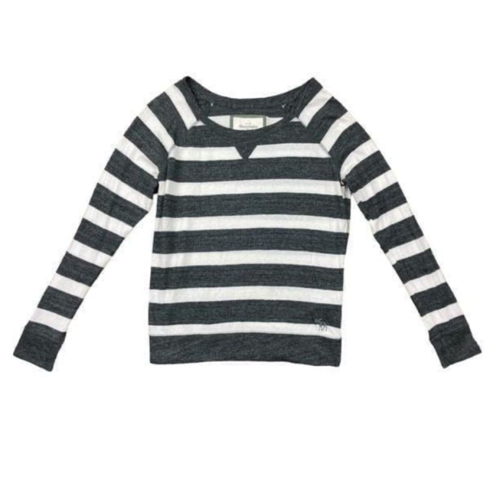Y2k Abercrombie and fitch striped grey and white long sleeve scoop neck shirt